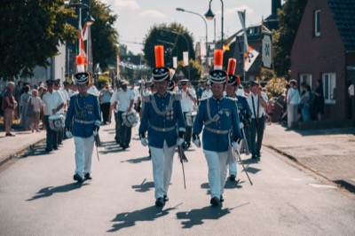 Umzug und Parade am Montag