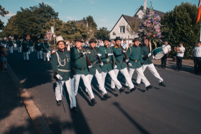 Umzug und Parade am Montag