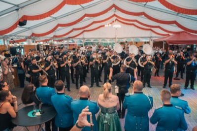 Abend im Festzelt am Montag